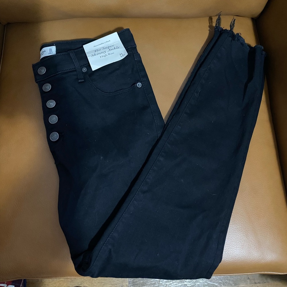 Daryl-Ann Denner favorite Abercrombie the supper skinny ankle high rise black